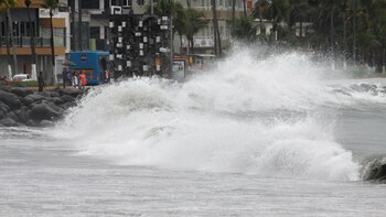 Desde el viernes se empezaron a sentir los embates de Franklin en las costas de Veracruz, México. (Reuters)