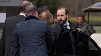 Juan Zorreguieta , hermano de Máxima e hijo de Jorge y María del Carmen, también acompañó en el auto a su madre y llegó al Memorial antes del mediodía. (Adrián Escandar)