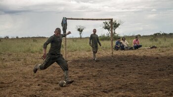 El uniformado siguió a la