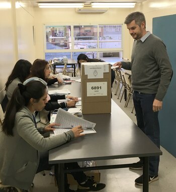 Marcos Peña lució más tradicional,
