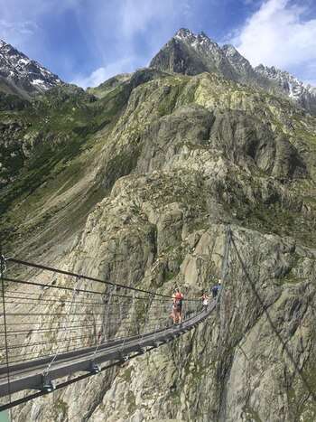 El imponente puente colgante a
