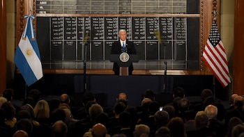 Unos 200 empresarios escucharon al