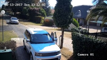 Anelle Hills baja de la