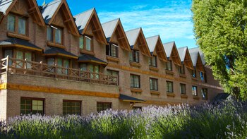 El hotel Posada Los Álamos es uno de los hoteles más emblemáticos de la ciudad