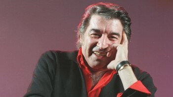 Durante la década de los 90 artistas argentinos y de Latinoamérica le rindieron tributo lanzando un CD homenaje al “padre del rock en español”