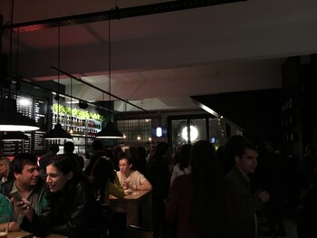 Una propuesta de teatro, tragos,