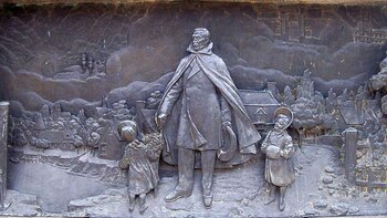 Bajorrelieve del monumento de Ybarra