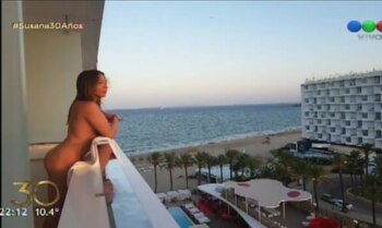 Lizy se desnudó en Ibiza