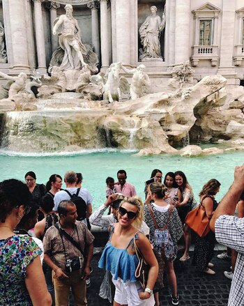 En la Fontana de Trevi,