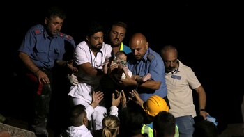 El bebé fue rescatado durante