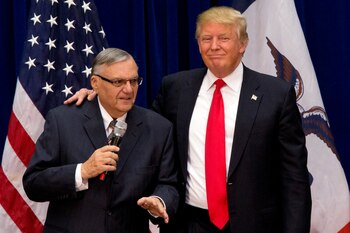 Arpaio y Trump, durante un