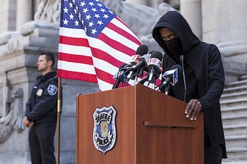 Roy Lee, productor de la