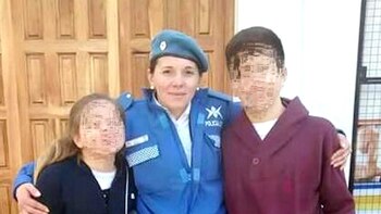 La mujer de Mesias junto