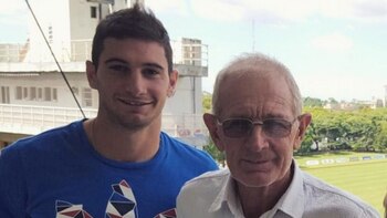 El padre de Lucas, Abel,