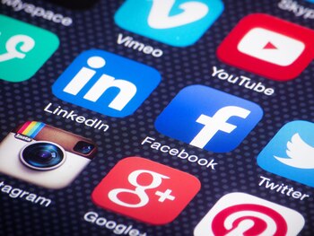 Plataformas sociales como Facebook y