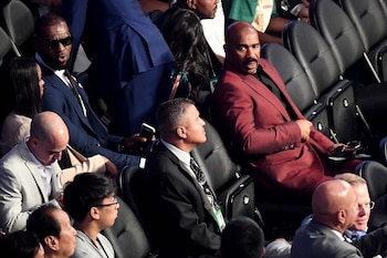 Lebron James y el presentador