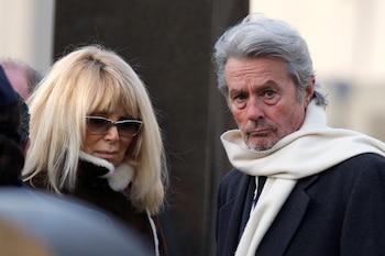 Alain Delon y Mireille Darc en