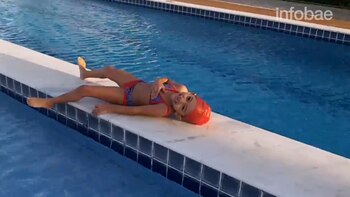 Un descanso antes de saltar al agua para nadar