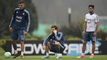 Lautaro Acosta, junto a Mauro