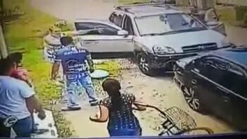 La mujer regresó a la