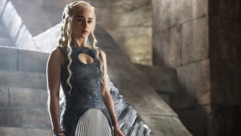Emilia Clarke interpreta a Daenerys