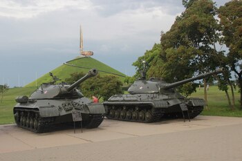 Tanques frente al “Cerro de