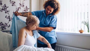 El acompañante de salud se