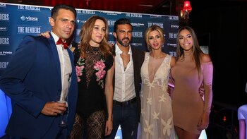 Fernández Prieto, Verónica Lozano, Fabián Cubero, Milagros Brito y Floppy Tesouro en la presentación oficial de The Renders, el 30 de agosto en Tequila.