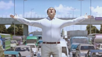 Juan, protagonista de The Renders, con la voz de Esteban Lamothe, desesperado en un embotellamiento de la Panamericana.