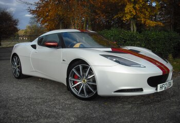 Lotus fabricó una única unidad del Evora S Freddie Mercury Edition en homenaje a los 65 años del nacimiento del compositor