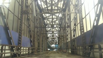 Adentro se puede apreciar la