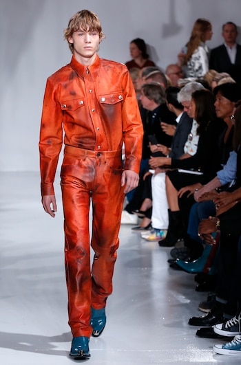 Cuero y vinilo invadieron los