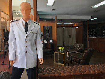 Uniforme social confeccionado en la