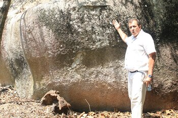 John Cruise-Wilkins continúa le legado