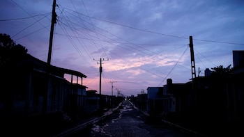 En La Habana, donde el azote de Irma será menos intenso, se esperan inundaciones costeras el sábado por la tarde en su famoso Malecón (Reuters)
