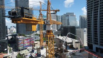 Las grúas proliferan en Miami tras la recuperación económica de 2008