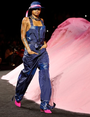 La escenografía: un desierto sembrado