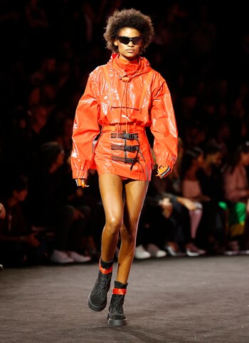 Las camperas de vinilo prometen