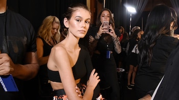 Kaia Gerber en el backstage