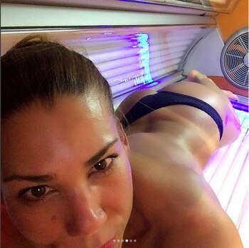 Jaqueline pasó por la cama