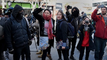 Hubo forcejeos y gritos en