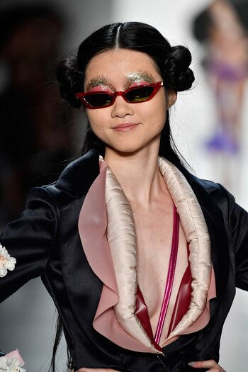 Tampoco pasaron desapercibidos los peinados