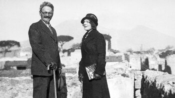 Trotsky y su esposa Natalia,