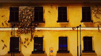 Panel de abejas, por The