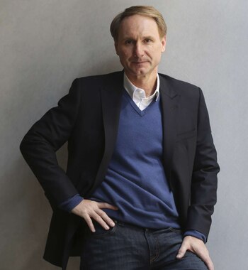 El escritor Dan Brown, quien