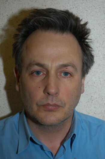 James Lloyd en una fotografía