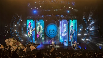 Vista frontal del escenario, con