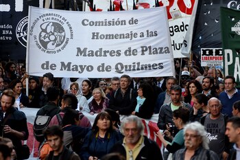 Movimientos sociales y agrupaciones de izquierda en la marcha desde el Congreso hasta la Plaza de Mayo