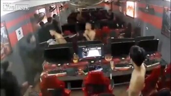 Los agresores, armados con lanzas, fueron a buscar a alguien que tenía una deuda