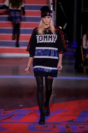 Remerón oversize con la inscripción